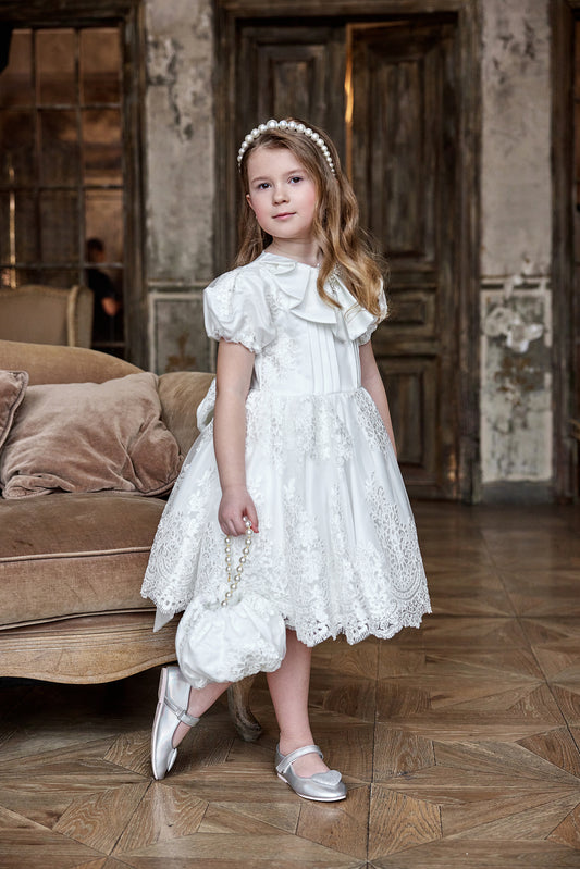 Glemmering White Dress